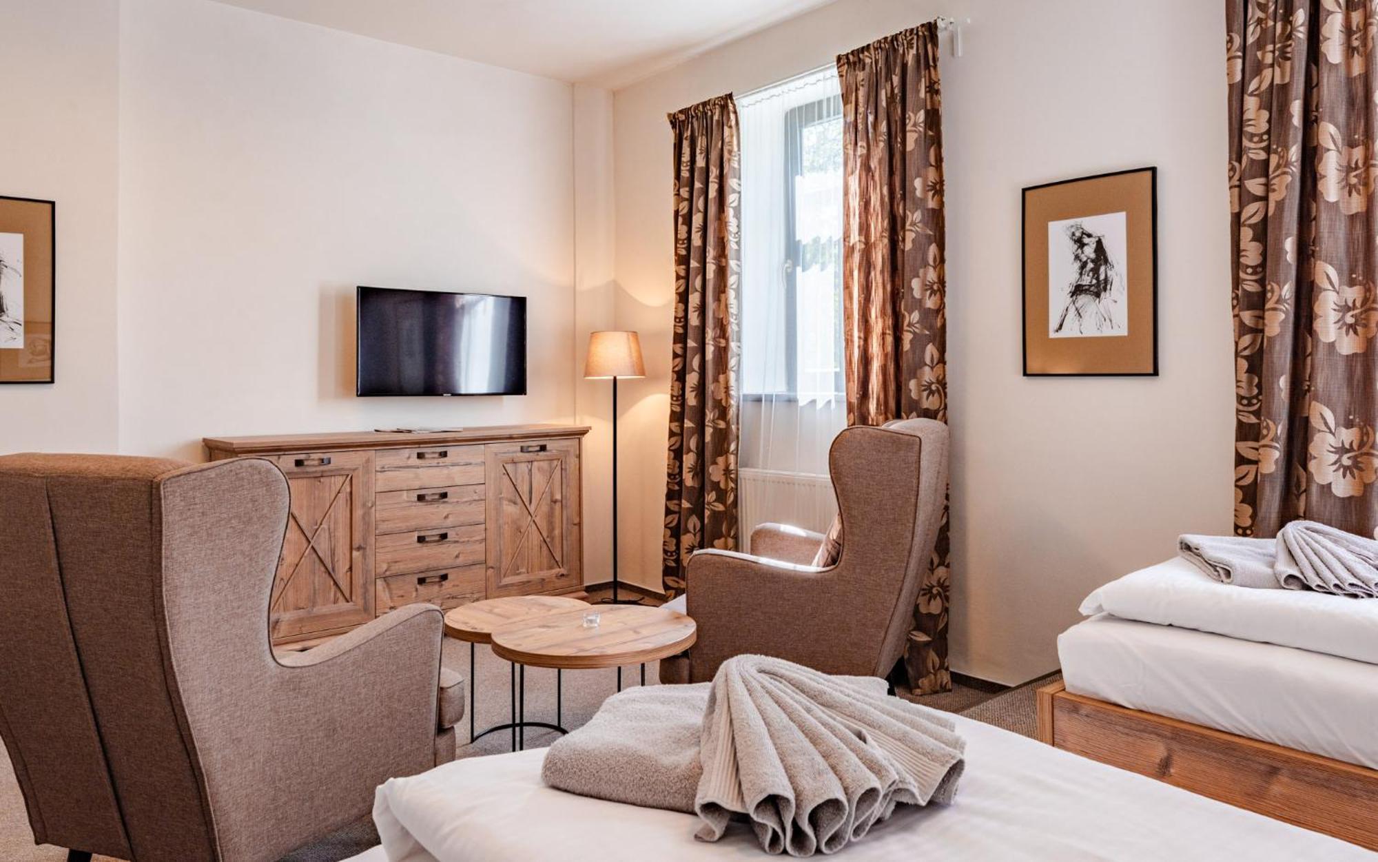 Hotel Svycarsky Dum Sneznik 객실 사진